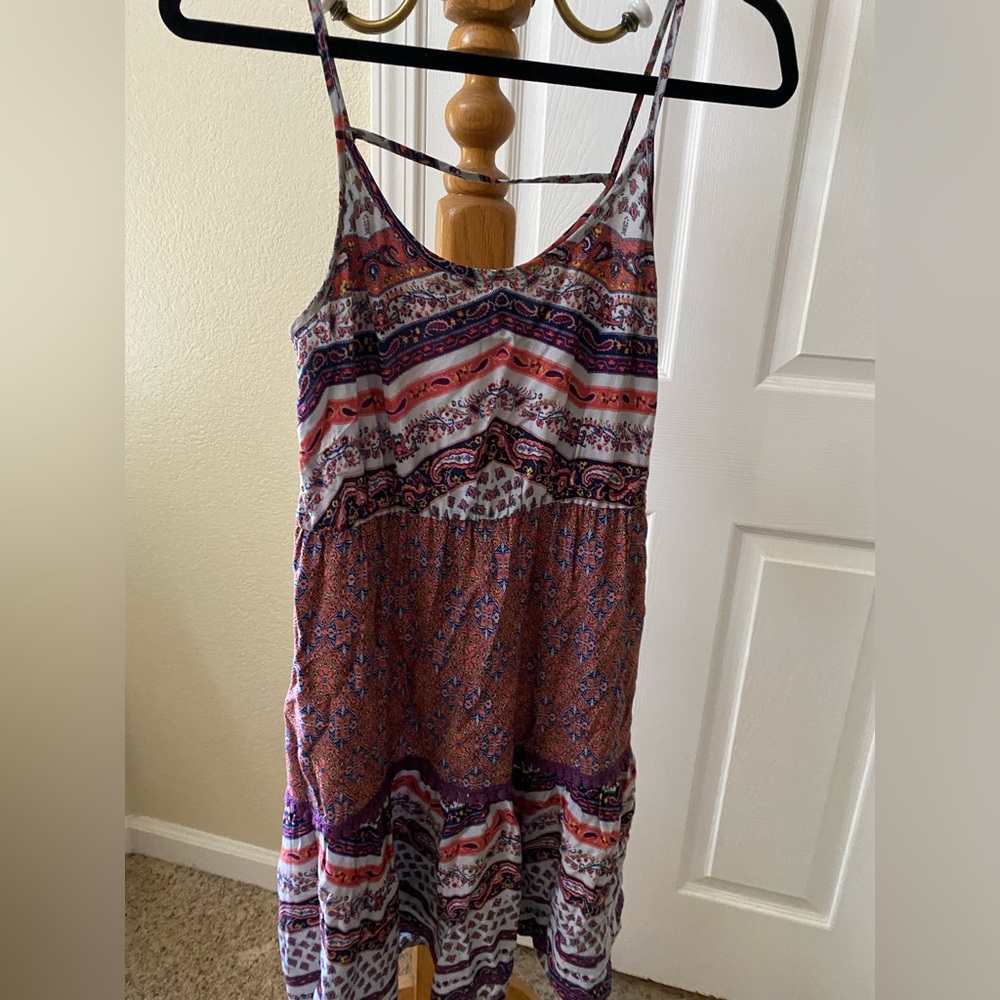 Spaghetti strap flowy pattern dress